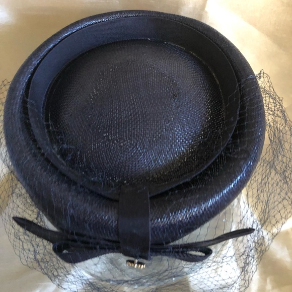 Vintage 1960’s Straw Veiled Pillbox Hat main image 12